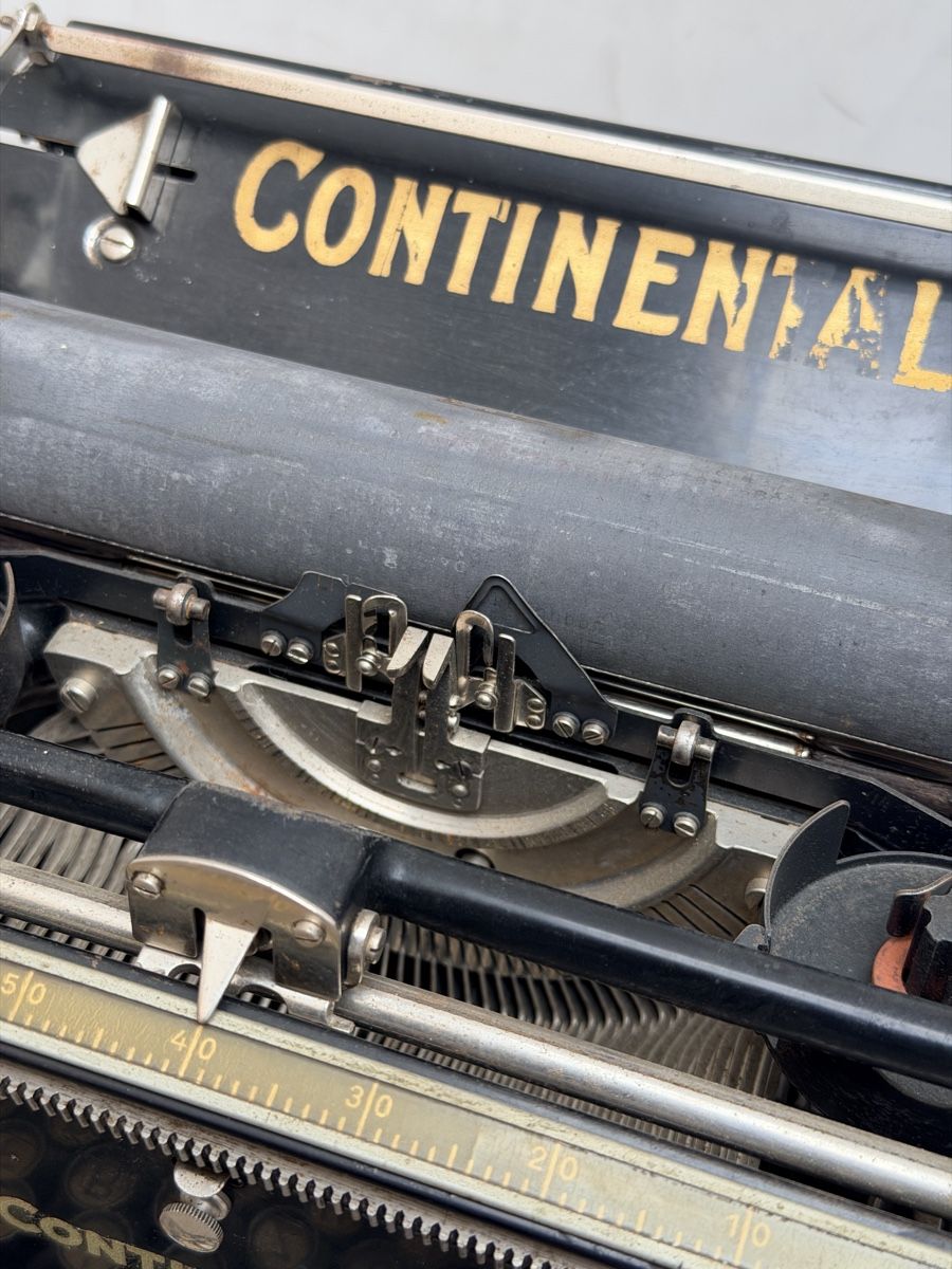 Continental Macchine da scrivere: Machine à écrire de bureau Continental – Usato da Bulle venduto da ABELiAM 4