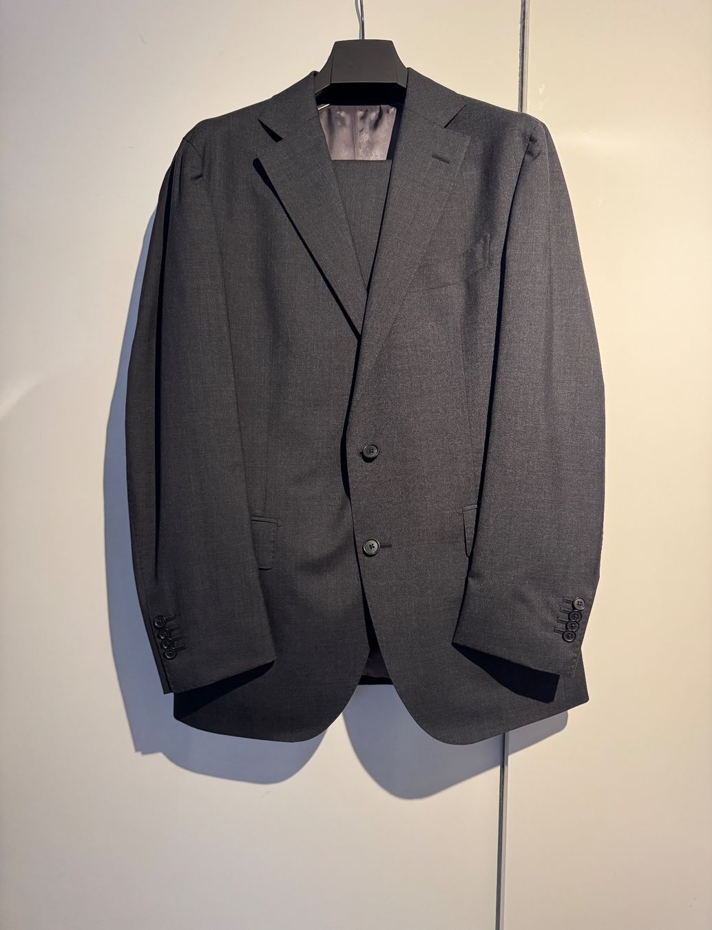 Suitsupply Completi: SUITSUPPLY ANZUG "La Spalla" GR.52/GR.50 – Nuovo (secondo la descrizione) da Thun venduto da Schuetz