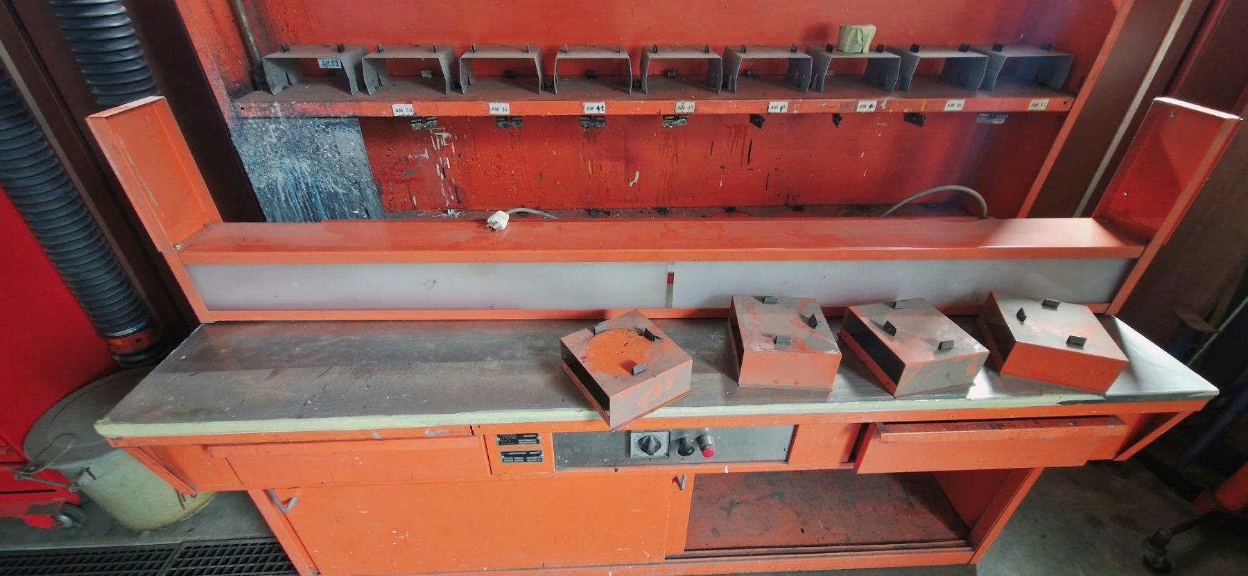 Tutti gli attrezzi: Farbmischrampe – Usato da Sumiswald venduto da HONDA092 4