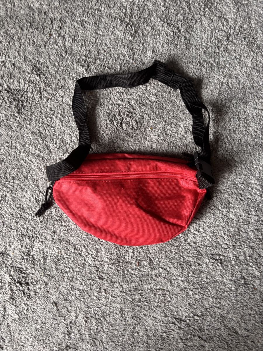 Rivella Borse: Fanny pack red Rivella brand good condition – Usato da Ascona venduto da ElfieLove 1