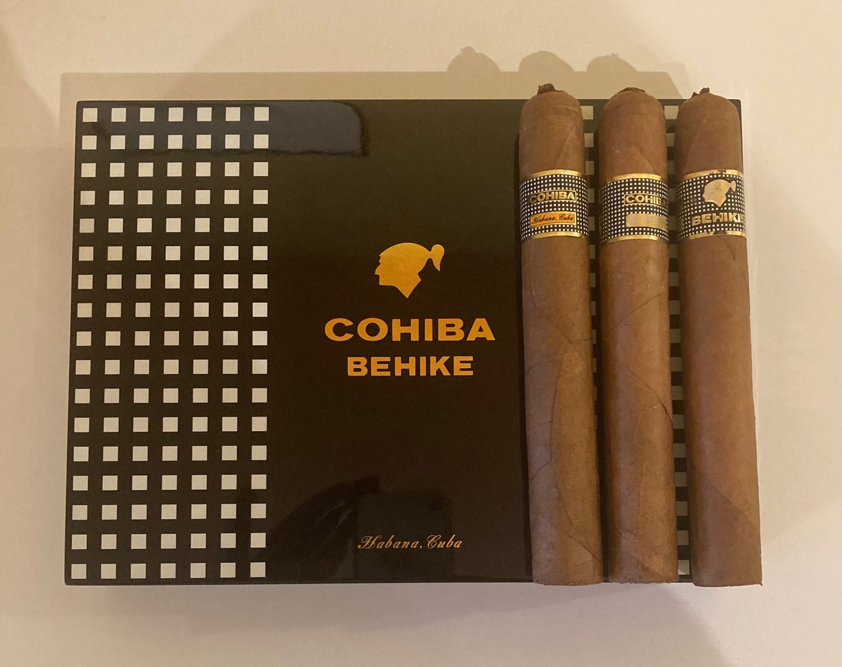 Cohiba Sigari: Cigares Cohiba Behike 56 – Nuovo (secondo la descrizione) da Villarlod venduto da bonplan
