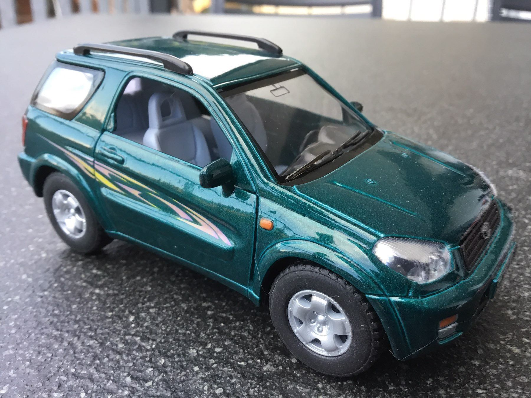 Toyota Modellini d'auto: Toyota RAV 4 – Nuovo (secondo la descrizione) da Erlenbach im Simmental venduto da Model_box 1