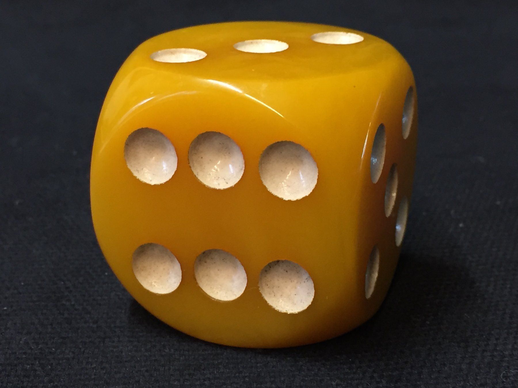Giochi: Vintage DDR Würfel Bakelit Catalin 4.5cm – Usato da Schaffhausen venduto da vintageville 1