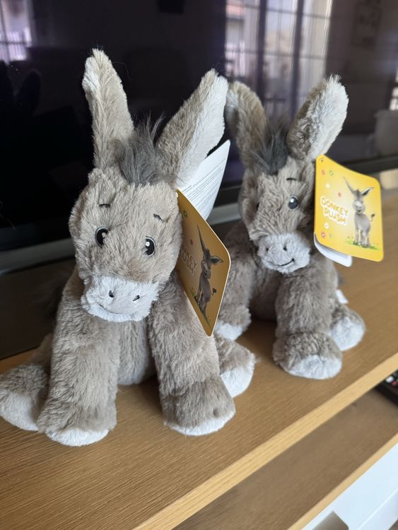 Jouets: 2 Peluches âne toutes douces, neuves avec étiquette! – Neuf avec emballage d'origine à Martigny par gigikro