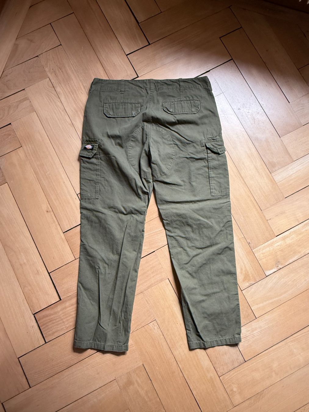 Dickies Pantaloni: DICKIES - Cargohose olivgrün W36 – Usato da Zürich venduto da Diazaio 2