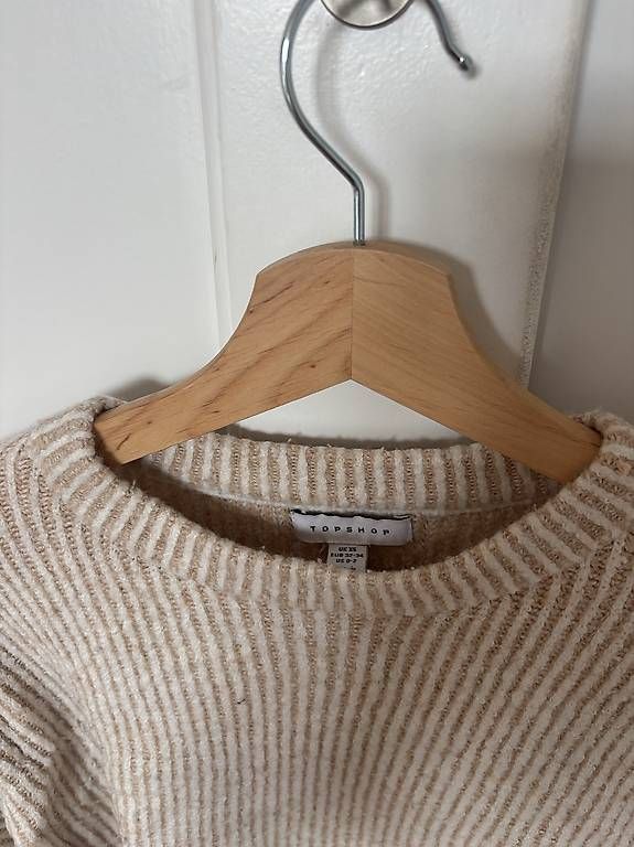 Pullover & Sweatshirts: Topshop Cropped Pullover  Beige/Weiss  Grösse XS – Gebraucht aus Bern von saeruhb 1