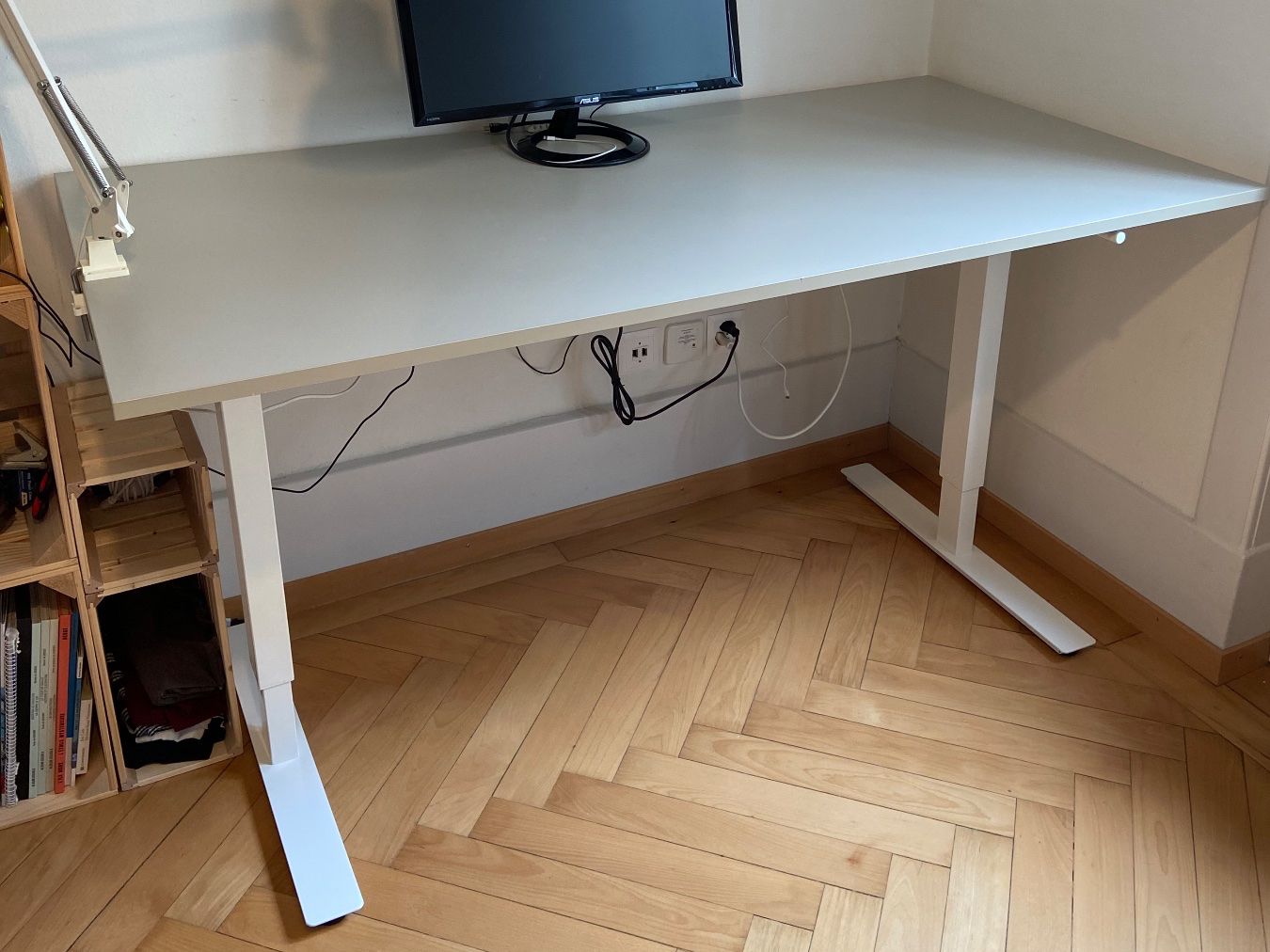 Ikea Scrivanie: Schreibtisch, höhenverstellbar – Usato da Bern venduto da f_0815
