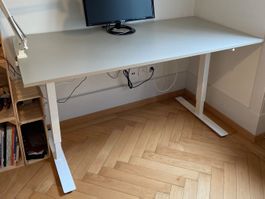Schreibtisch, höhenverstellbar