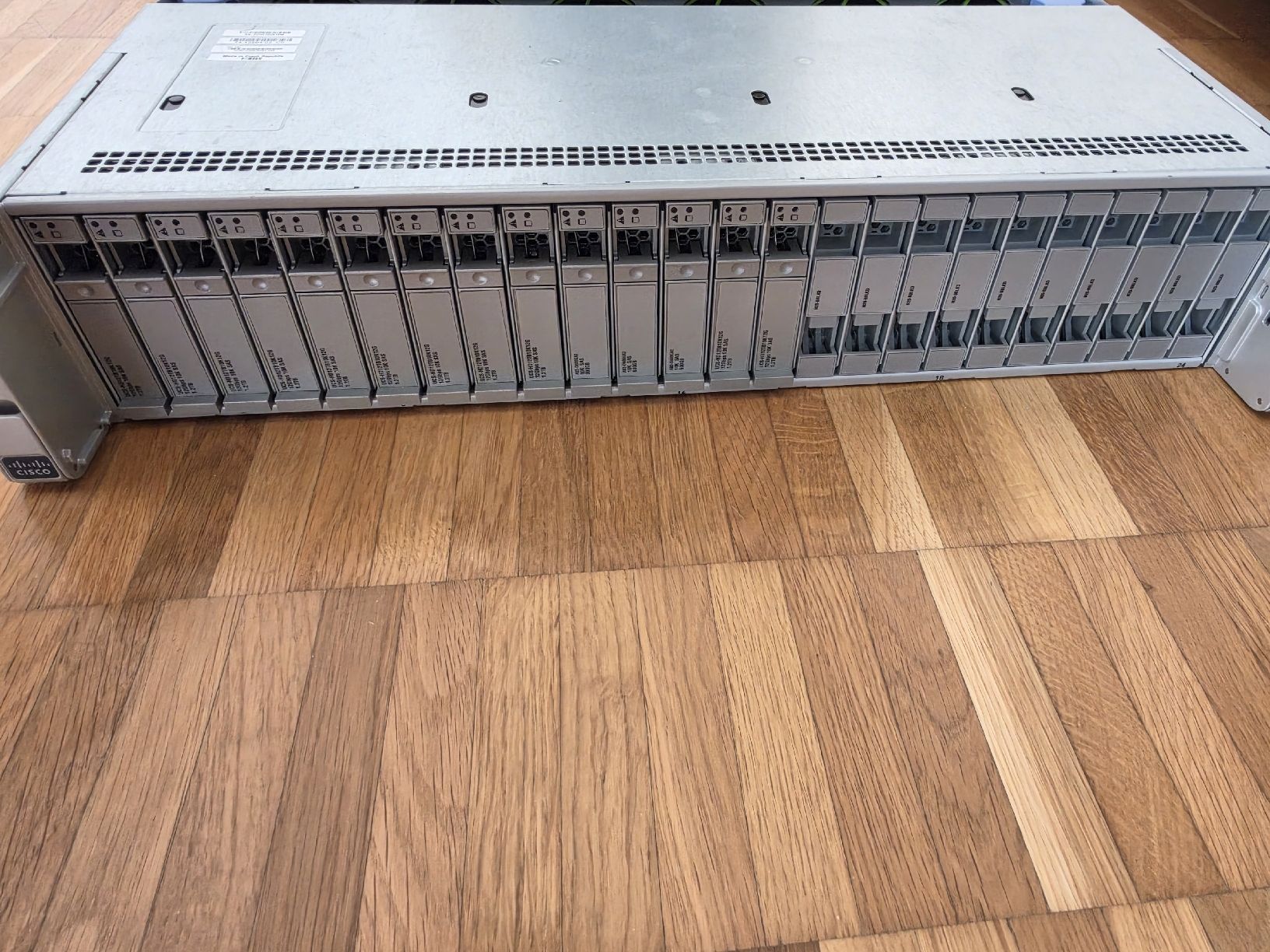 Cisco Server: Server Cisco UCS C240 M4  – Usato da Zürich venduto da Cumins 3