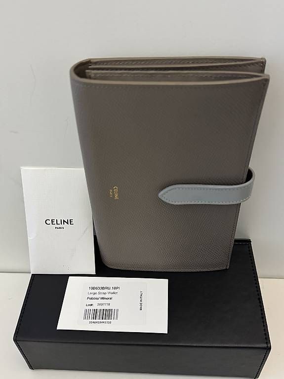 Celine Portamonete: Celine portefeuille – Nuovo (secondo la descrizione) da Genève venduto da cm1234 5