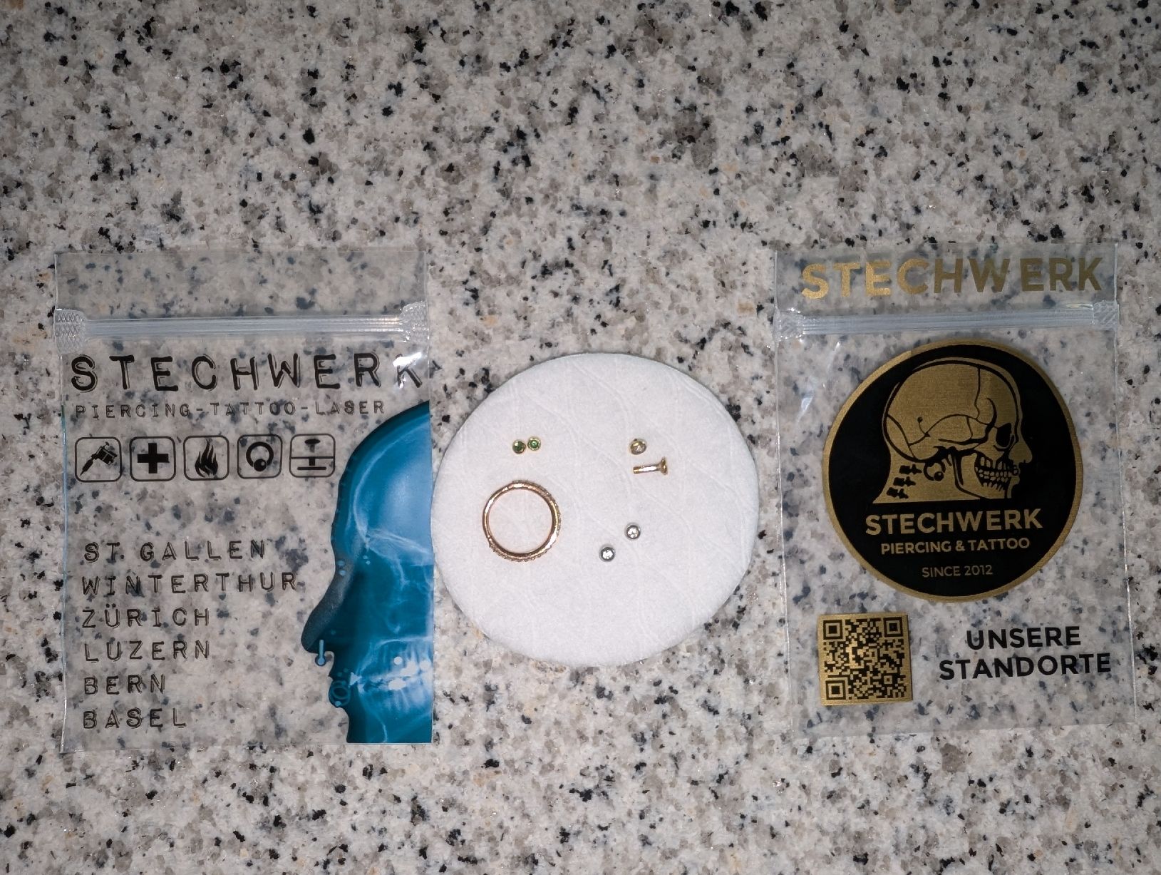 Bijoux piercing: Ohrstecker – D'occasion à St.Gallen par Youfariemurad90