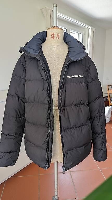 Calvin Klein Jacken: Calvin Klein Jacke Schwarz – Gebraucht aus Bern von kon_5zxq 1