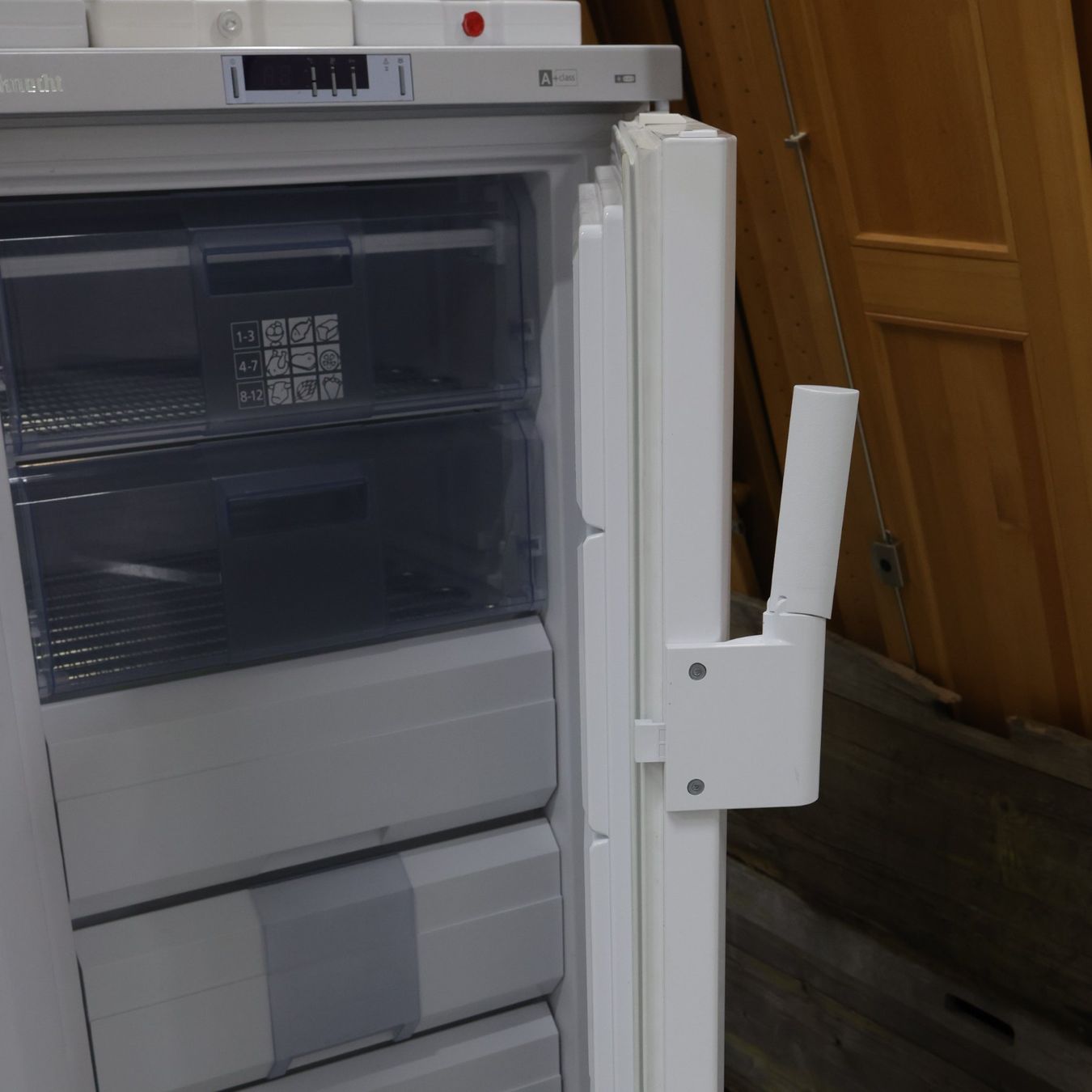 Bauknecht Congelatori: Bauknecht Gefrierschrank – Usato da Volketswil venduto da brockipfannenstil 8