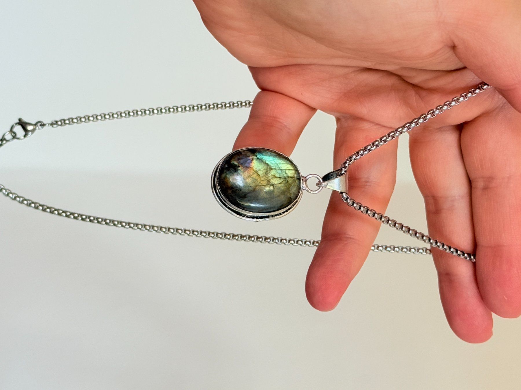 Ketten: Pendentif Labradorite ovale – Neu und originalverpackt aus Genève von AWWA 9