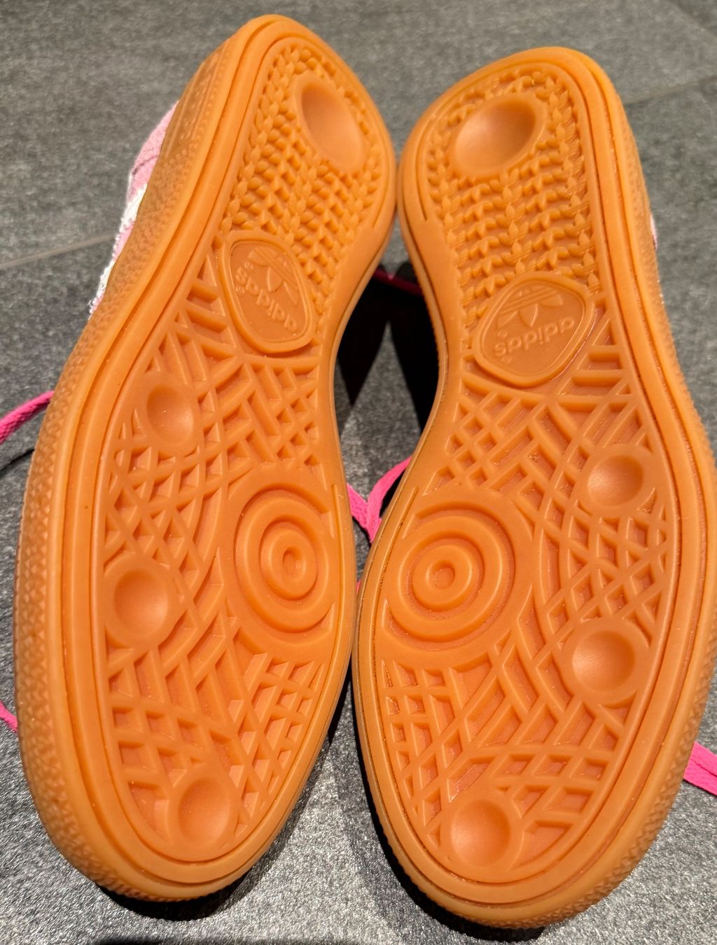 Adidas Scarpe da donna: Neue adidas Sneaker – Nuovo (secondo la descrizione) da Sins venduto da Ausmistgirl 3