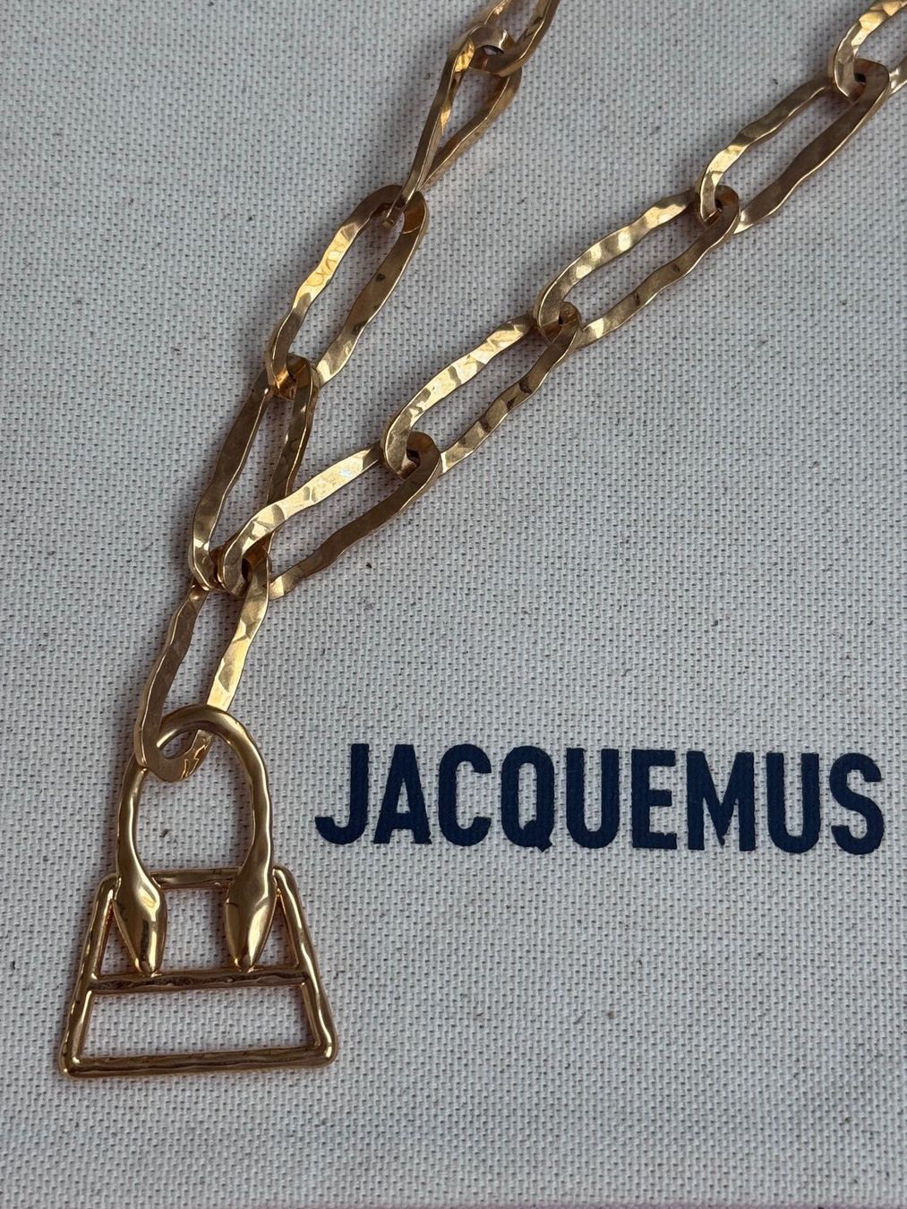 Catenine: Jacquemus Le collier Chiquita – Usato da Solothurn venduto da Manjascha