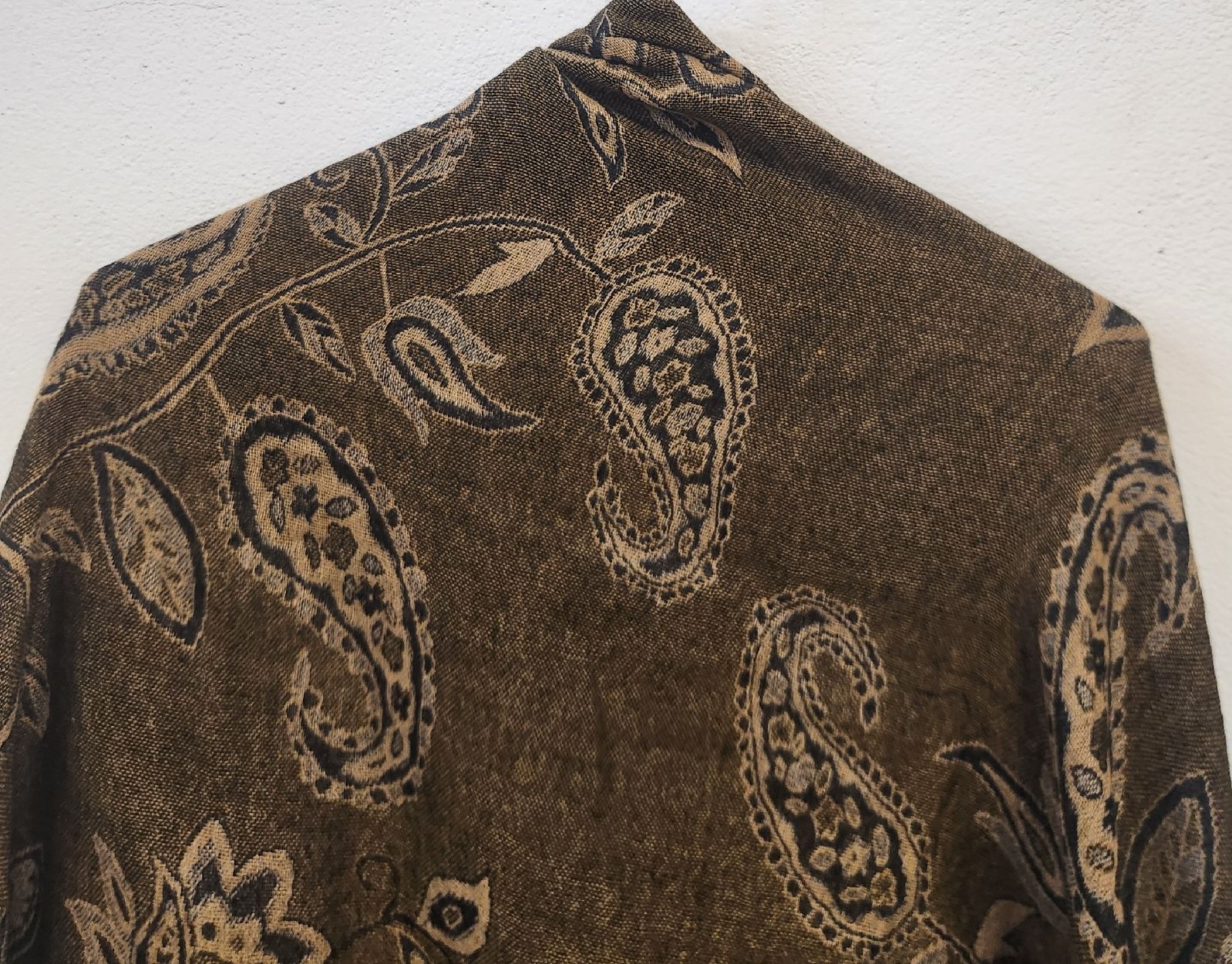 Foulard & Sciarpe: Écharpe Pashmina 55% et Soie 45% – Usato da Niedergösgen venduto da Eva2410 4