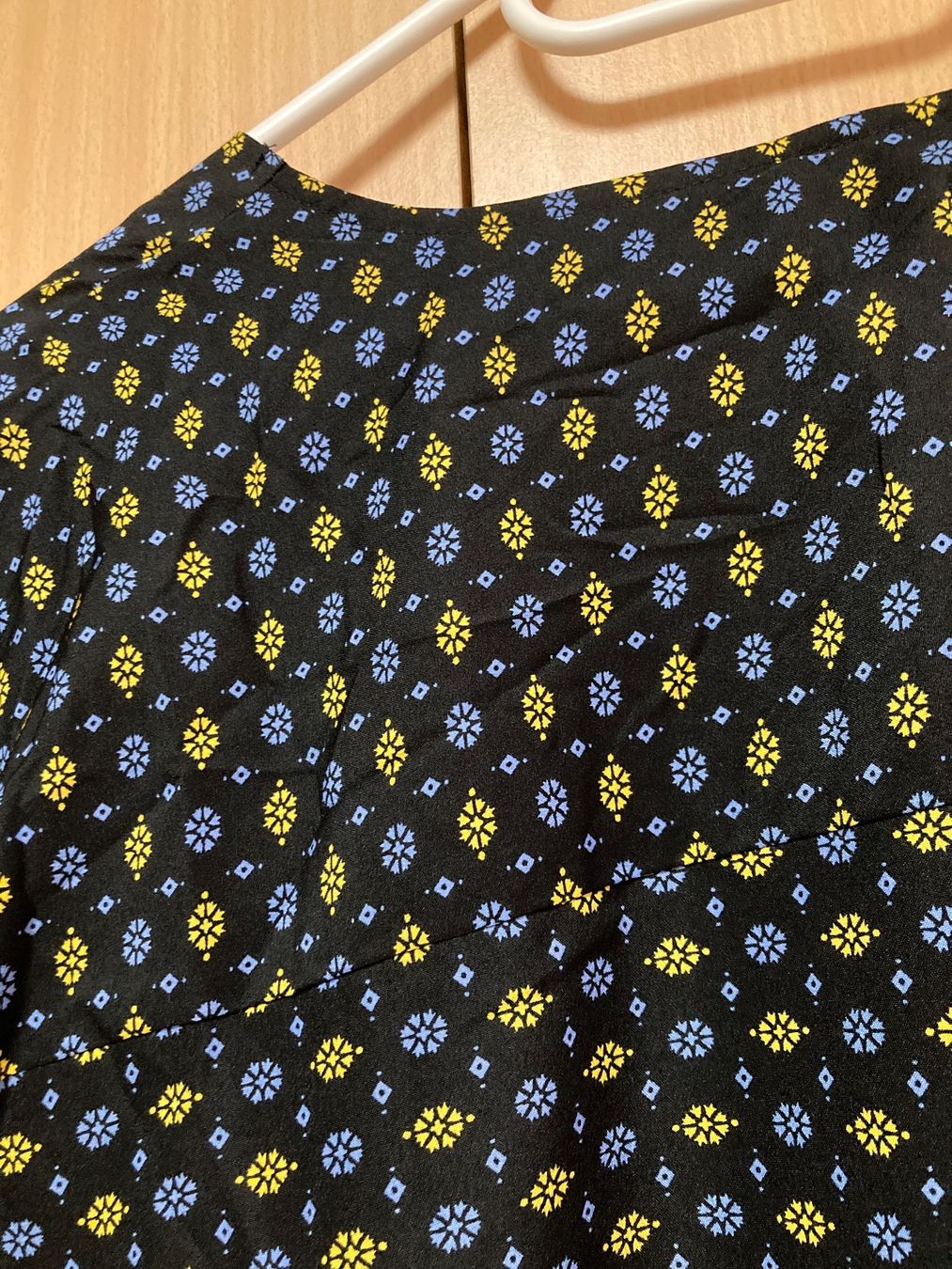 Camicette: Schwarzes gemustertes Shirt Gr. 50 – Nuovo (secondo la descrizione) da Thun venduto da Vans_98 4