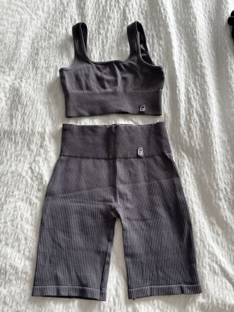 Calzedonia Seamless Gym Set - Sports Bra and Biker Shorts