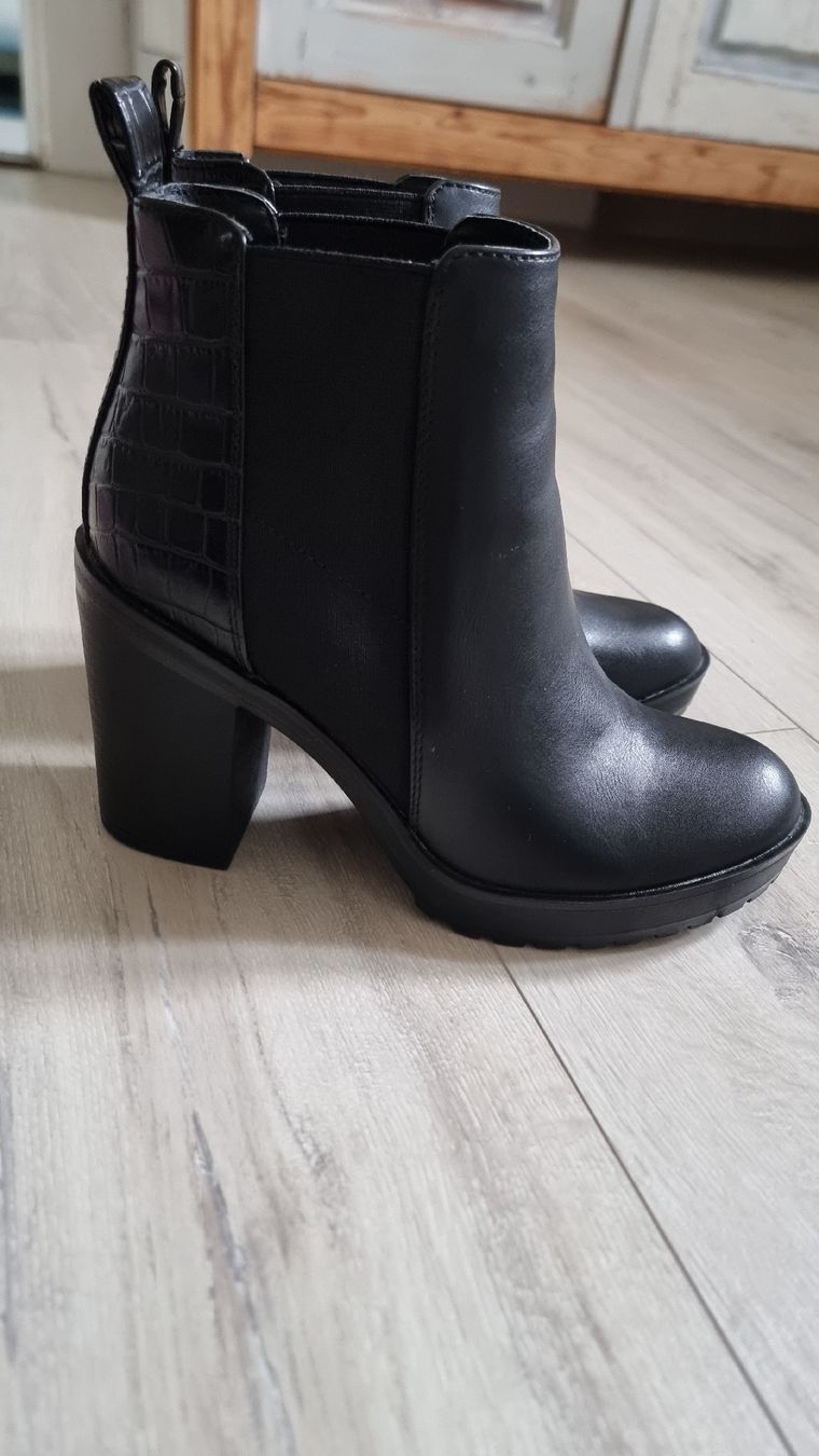 Scarpe da donna: Only Stiefeltten wie neu gr 38 – Nuovo (secondo la descrizione) da Wigoltingen venduto da Zuckerfee84