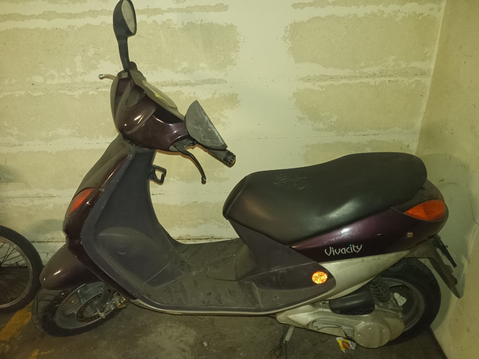 Peugeot Scooter: Scooter Peugeot Vivacity 50. Limité 45 km/h – Usato da Lausanne venduto da AlvaroyLinda 3