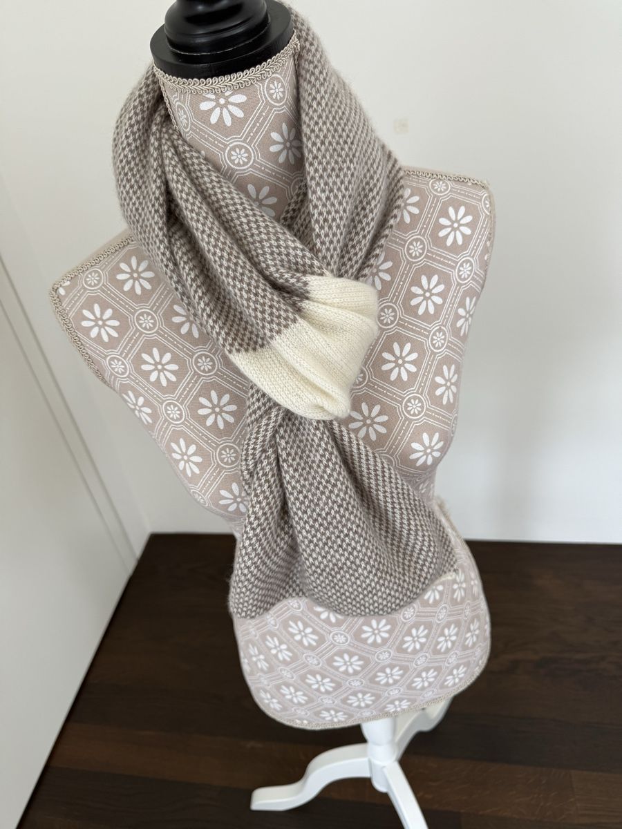 Foulard & Sciarpe: Riviera Schal – Usato da Balzers venduto da Lissi57 5