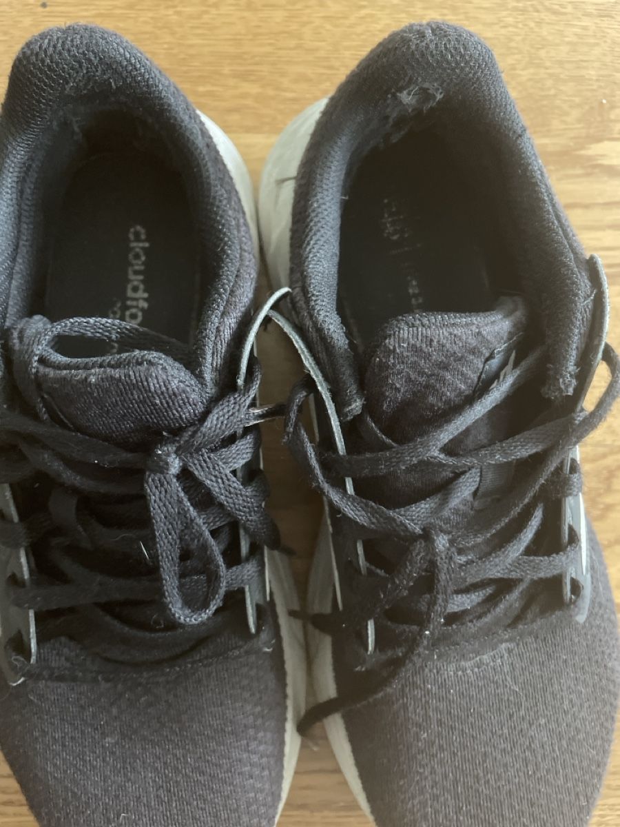 Adidas Herrenschuhe: Adidas Cload Foam Gr.42 – Gebraucht aus Baar von Vili7 2