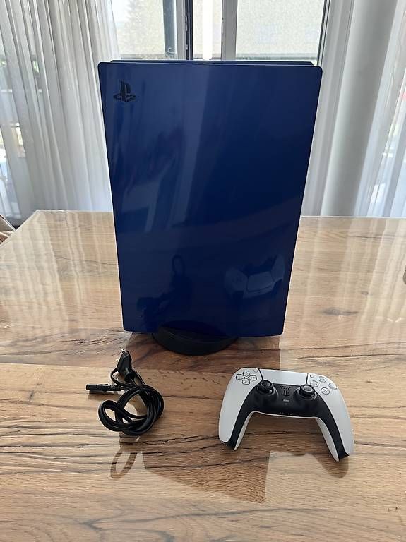 Console: PlayStation 5 PS5 Disc Edition 825GB + Controller  Blau – Usato da Unterentfelden venduto da Mr.Dox