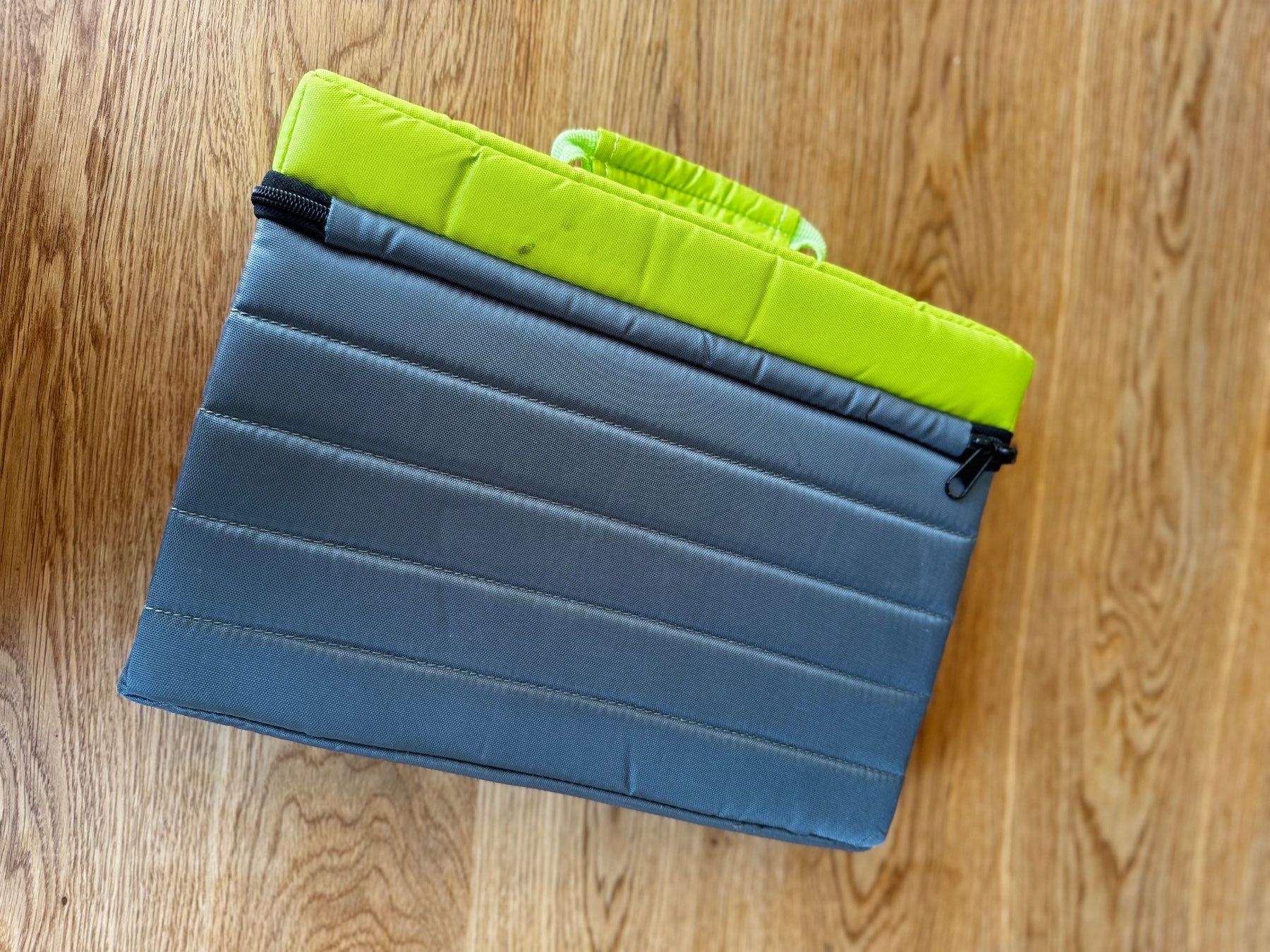 Colori: PANTONE portable guide studio Nuancier + Series - Neuwertig – Usato da Remaufens venduto da Initiale5 4