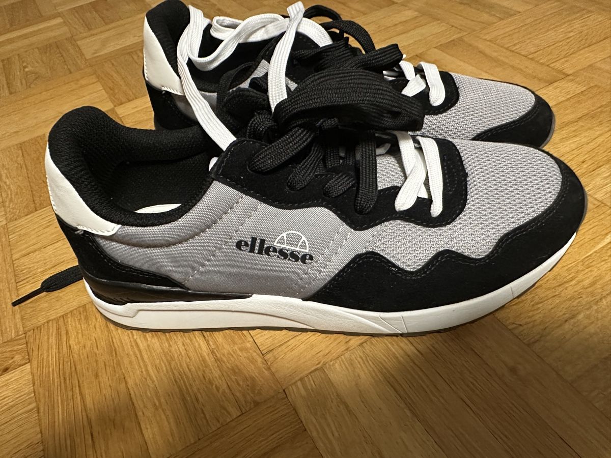 Ellesse Scarpe da uomo: Ellesse Benji Hr, Schwartz/grau, 41 – Nuovo e nell'imballaggio originale da Neuchatel venduto da feta_ze 2
