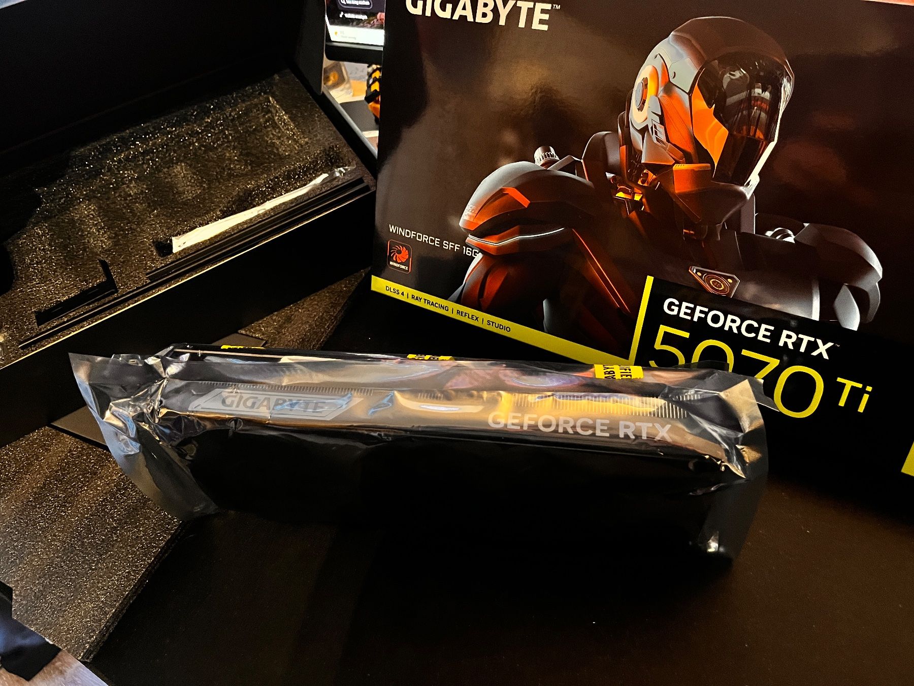 Nvidia Schede grafiche: RTX 5070 Ti Gigabyte GeForce Windforce SFF (Neu) – Nuovo e nell'imballaggio originale da Seengen venduto da dd1_bmd7 5