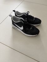 Nike Air Max Tavas, Grösse 40, Schwarz-Weiss, Top Zustand