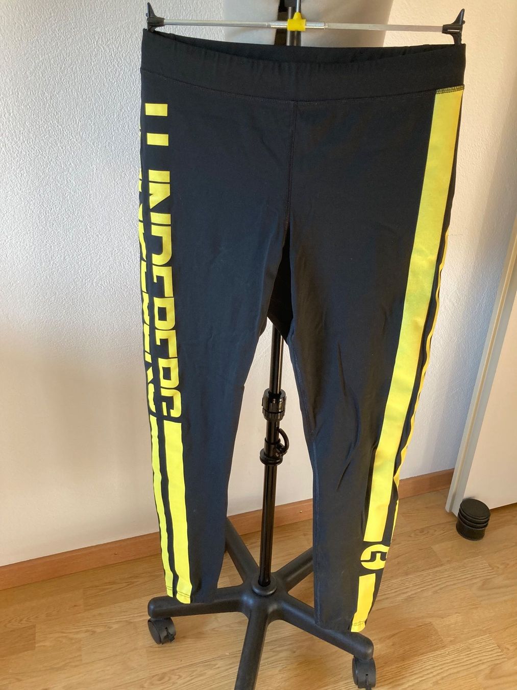 Leggings: Sport-Leggins, Gr. M – D'occasion à Samedan par chickenrun01