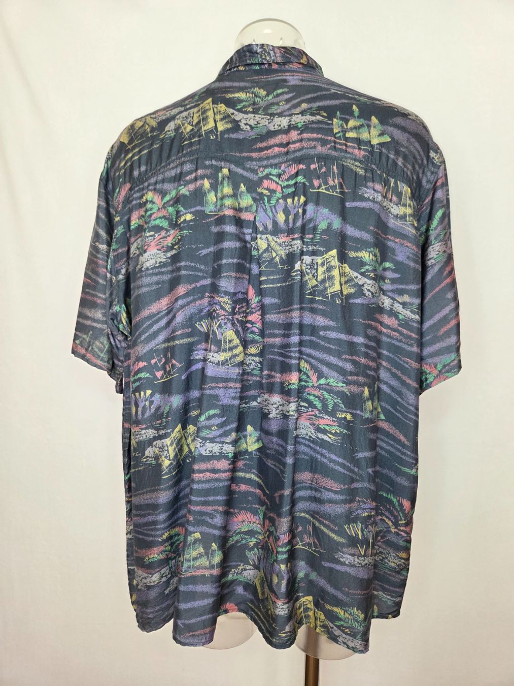 Camicie: Vintage Hemd 100% Seide Tropical Print – Usato da Bern venduto da -Aniko- 2