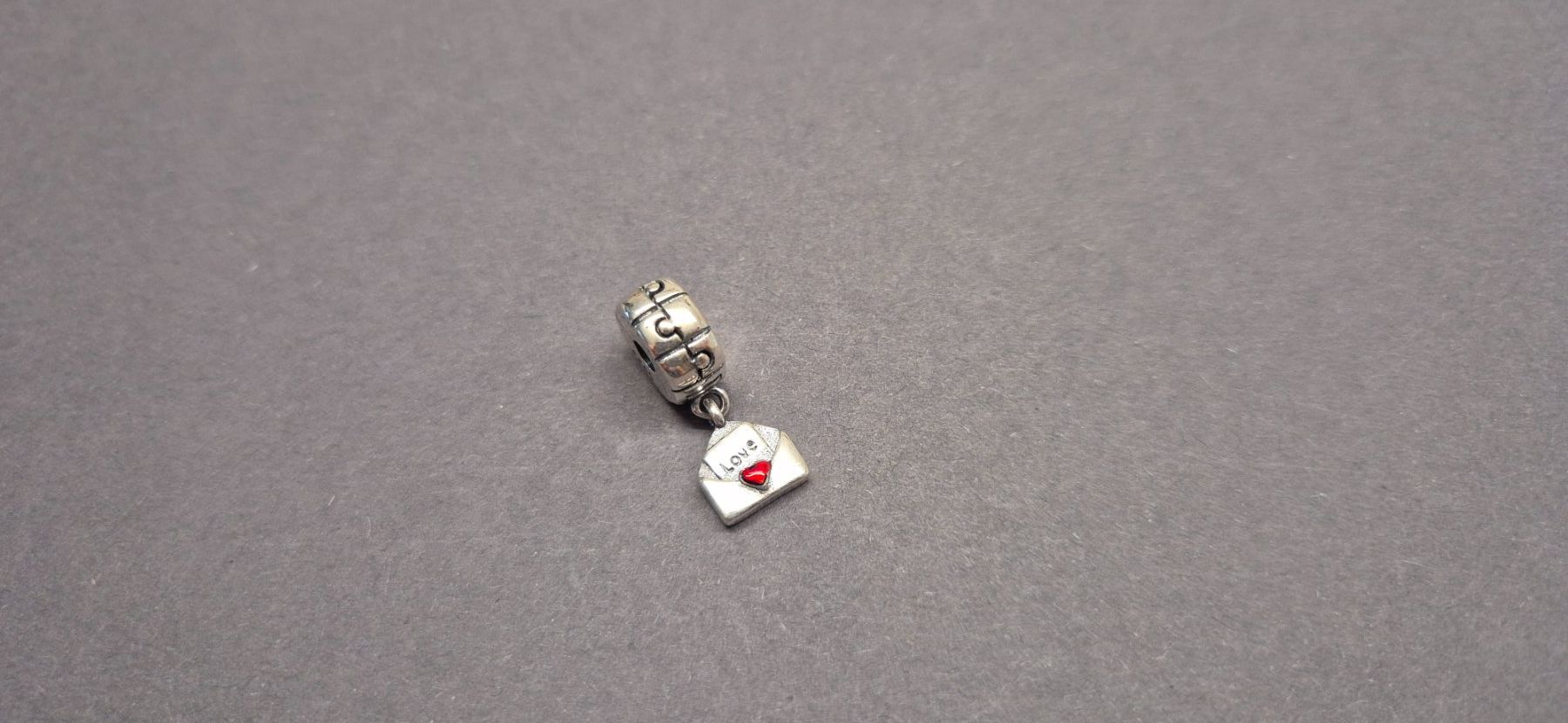 Anhänger: Silber Charm Stopper Brief Love +Garantie – Neu (gemäss Beschreibung) aus Rotkreuz von Carbone_Bijou-Shop