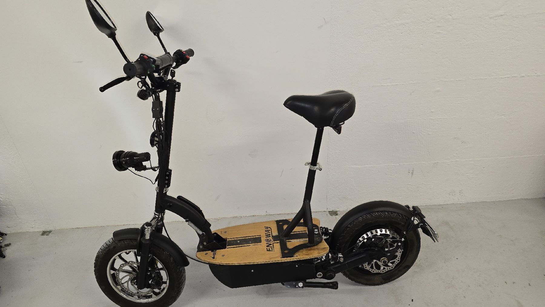 Scooters: E-roller E-Scooter 45 kmh Eneway Revoluzzer – Gebraucht aus Lenzburg von cameleoncolor 6