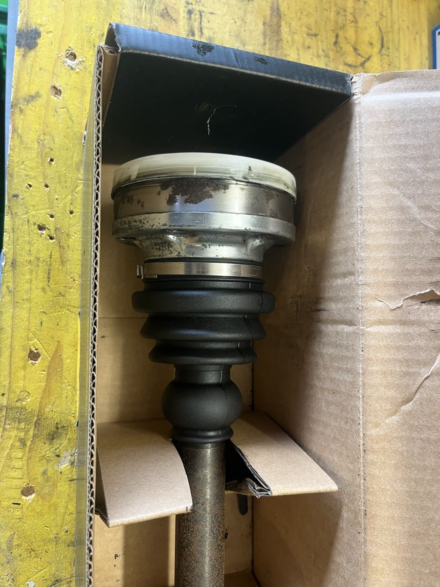 VW Tutti pezzi di ricambio auto: VW T4 Antriebswelle – Nuovo (secondo la descrizione) da Schaffhausen venduto da nik_w8sw 2
