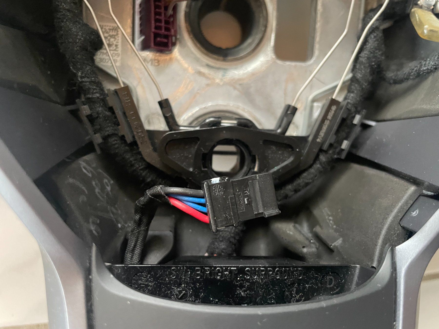Tesla Tutti pezzi di ricambio auto: NEU Leder lenkrad TESLA 3 / Y – Nuovo (secondo la descrizione) da Auw venduto da Neo_z2rq 3