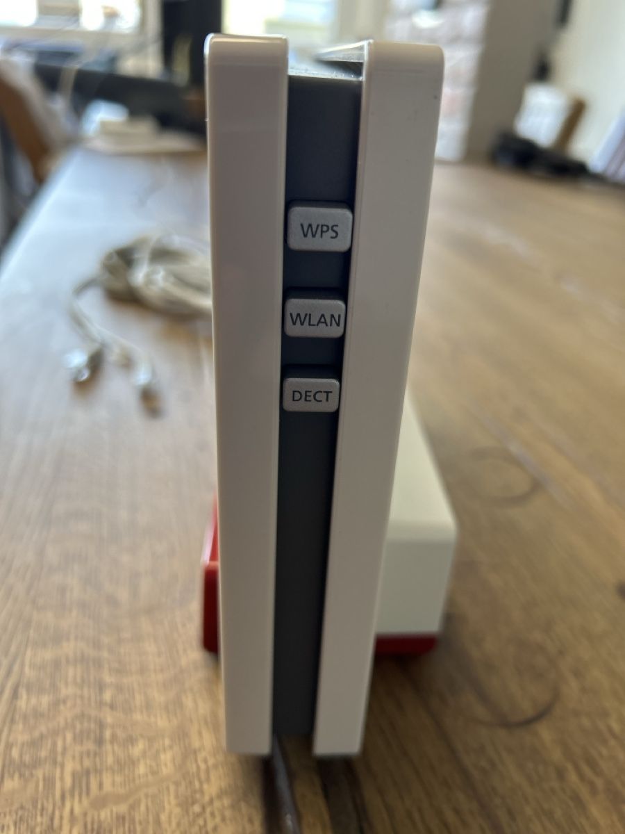 Fritz Modem & Router: AVM FRITZ!Box 7583 Router mit WLAN und DECT – Usato da Nebikon venduto da andreteslaa 3