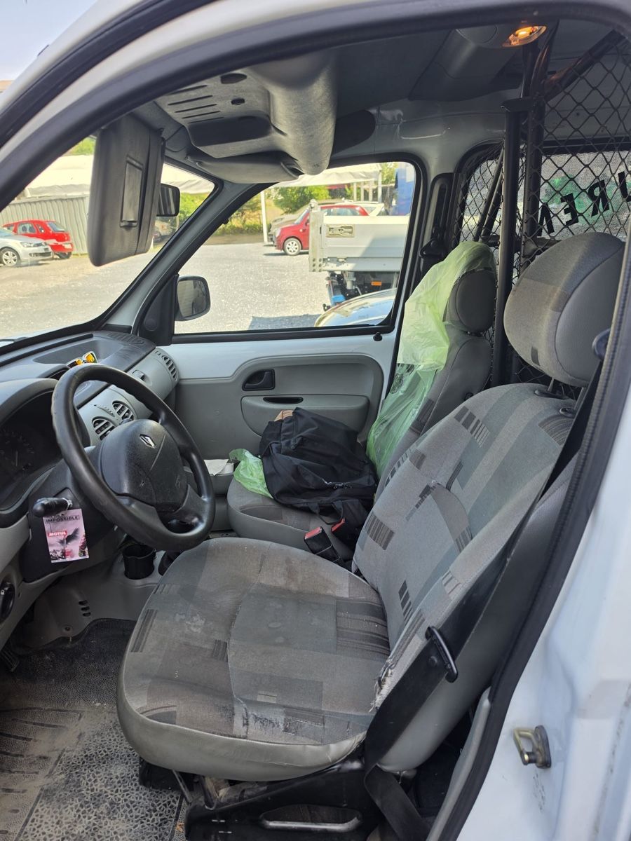 Renault Véhicules utilitaires: Renault Kangoo 1.6 4x4 – D'occasion à Niederbüren par 4G93 1