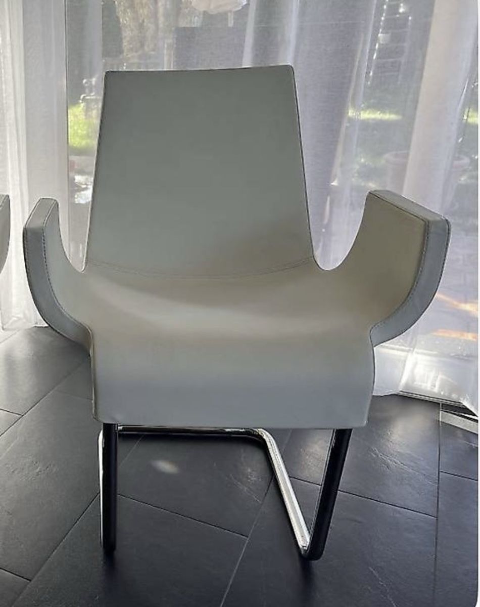 Poltrone: 2 Stk. Bonaldo Designer Lederstühle – Usato da Bonaduz venduto da Malves10