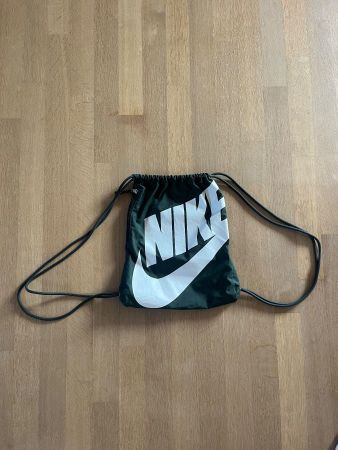 Nike Rucksack/Turntasche drawstring backpack dunkel grün