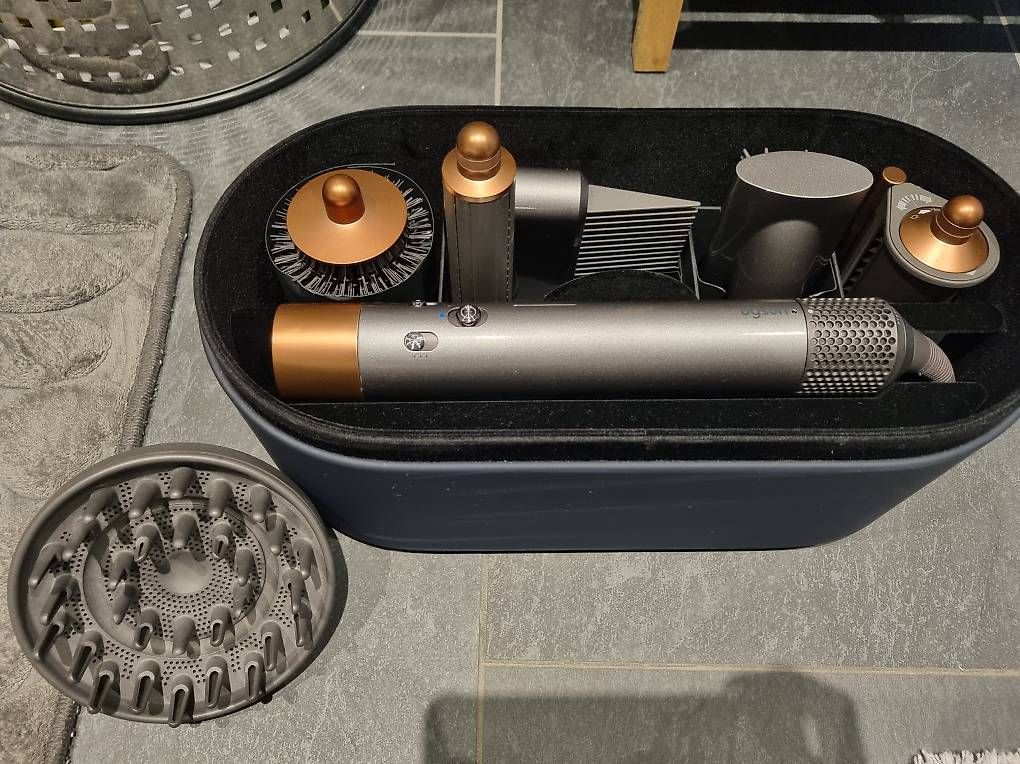 Asciugacapelli: Dyson Multistyler Airwrap Comete long Diffuse – Usato da Staufen venduto da Puzzelii