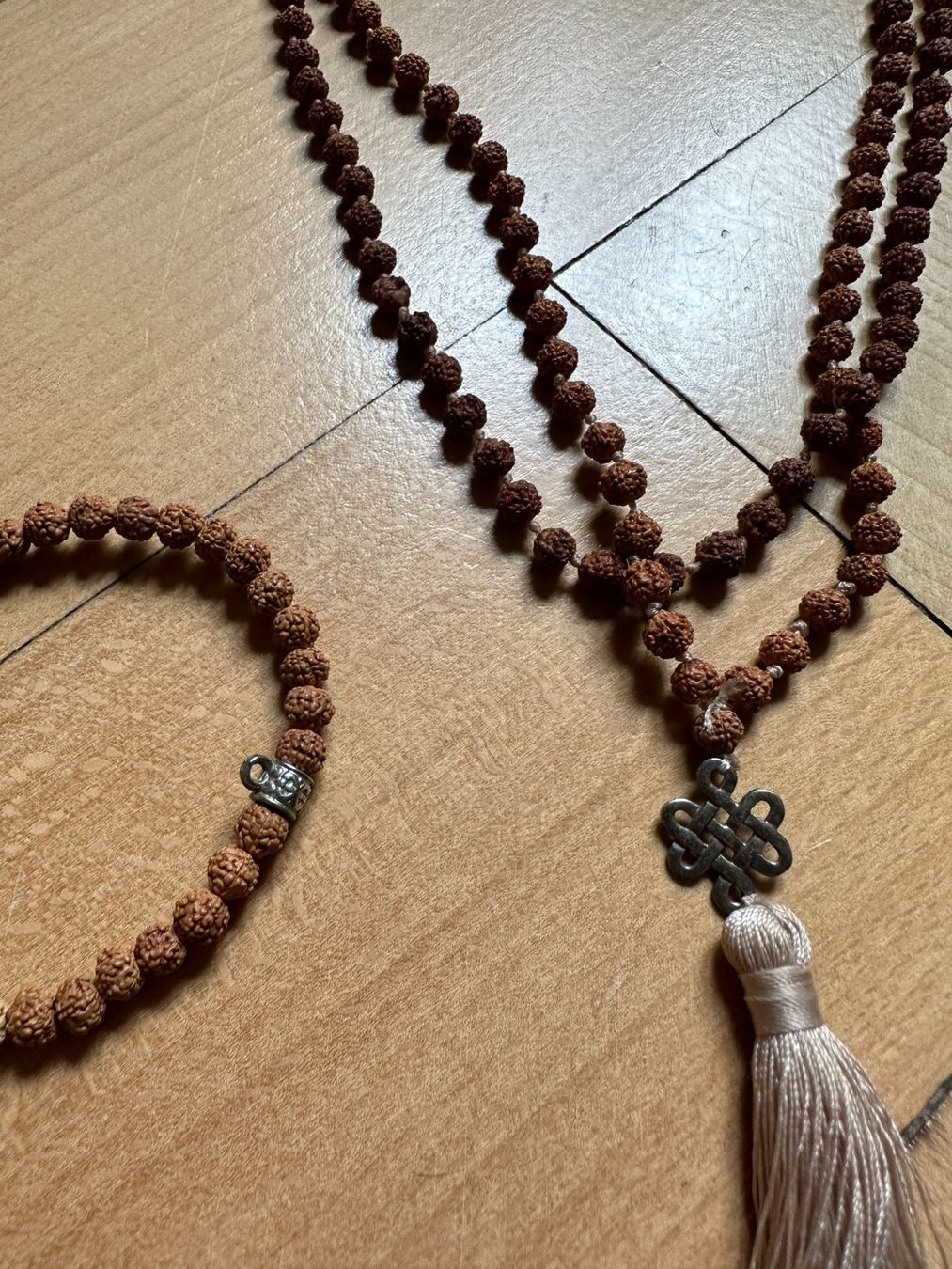 Altri gioielli: Halskette braun mit Quaste + Armband – Usato da Zürich venduto da Diazaio 1
