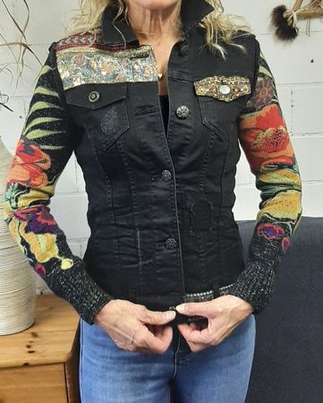 Coole Desigual-Jacke Gr. 36 mit Strickärmeln