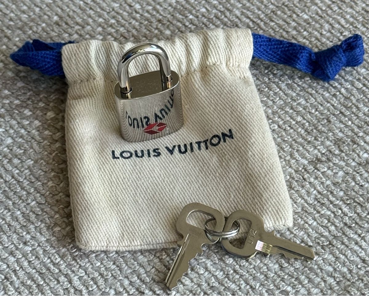 Lucchetti: Cadenas Louis Vuitton avec clés et dustbag – Nuovo e nell'imballaggio originale da Villars-sur-Glâne venduto da Sunshine-8 4