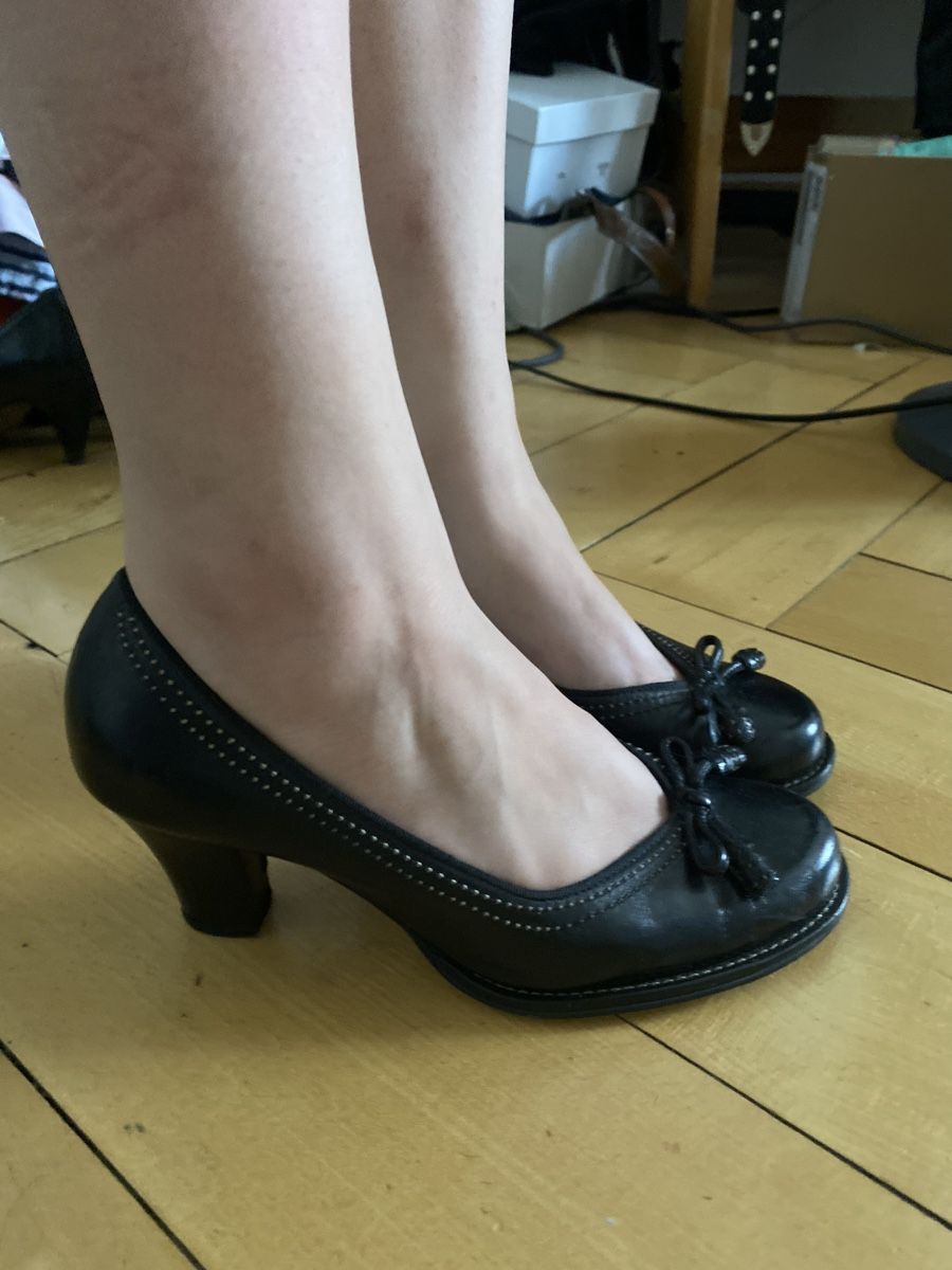 Scarpe da donna: Women's Pumps black leather size 37 – Usato da Zürich venduto da mar_zn2k