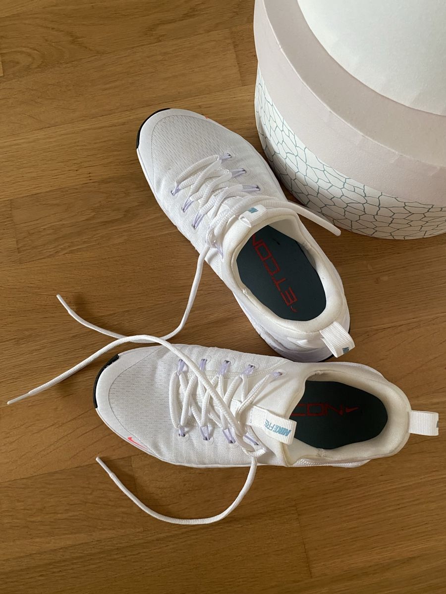 Nike Chaussures femmes: Nike Free – D'occasion à Thalwil par Pfuni3