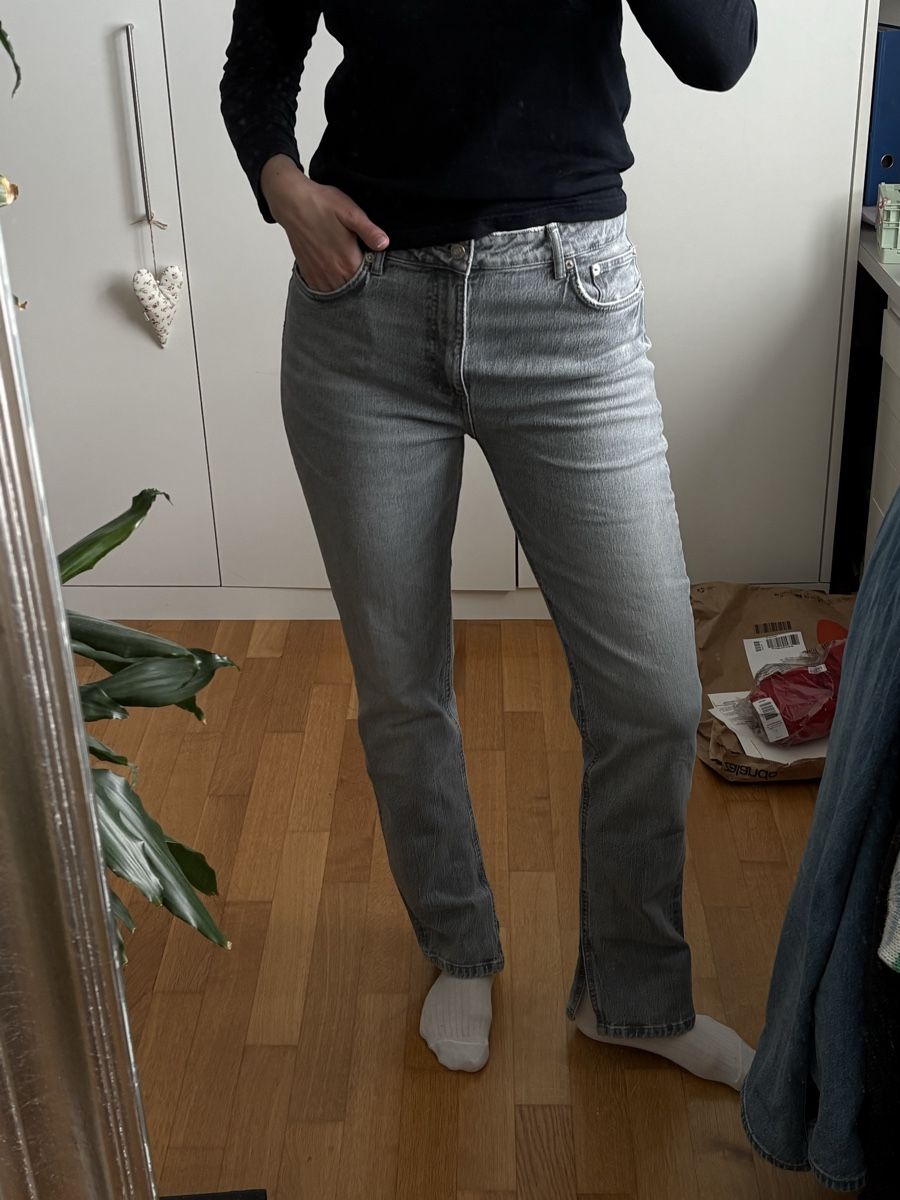 Zara Jeans: Graue Jeans – Usato da Unterägeri venduto da jmo_m9n6