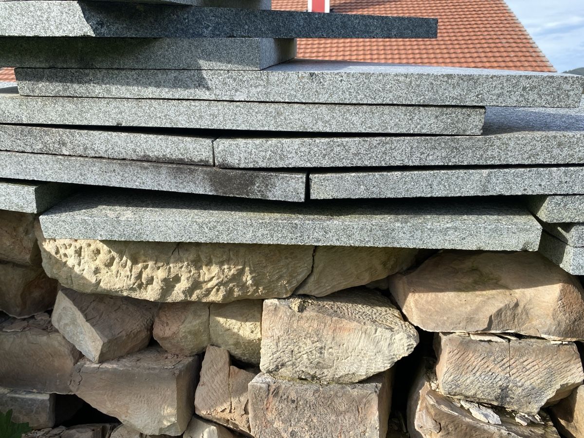 Rivestimenti per pavimenti: Granitplatten 60x40 / 95 Stk – Usato da Biel/Bienne venduto da Projektorium 3